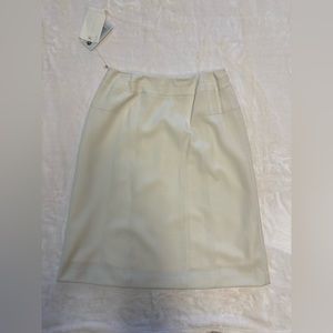 Juliana Collection White/Bone Skirt. 00s Vintage. Size 8. Never worn. Has Tags.